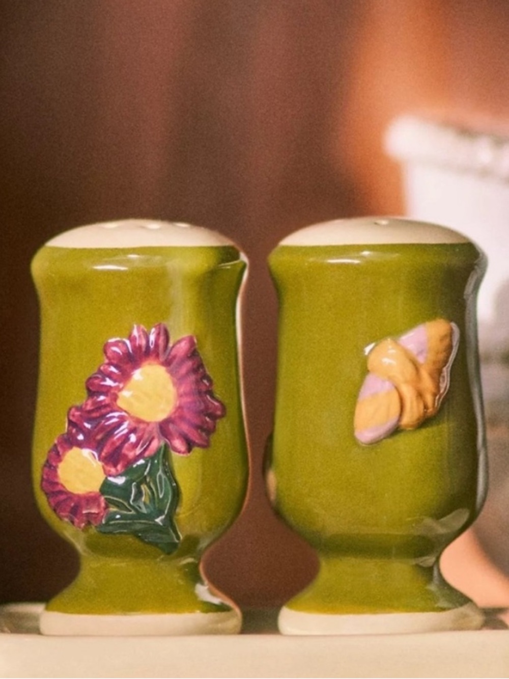 Anthropologie The Faye Icon Stoneware Salt & Pepper Shaker Set Green Floral NWT - Picture 2 of 8